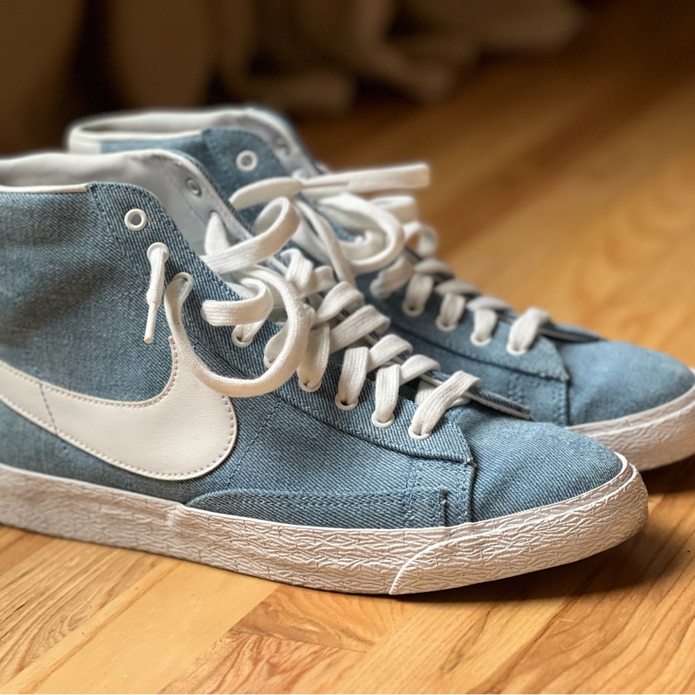 Size 10.5 Nike Canvas Men's Blazer Mid 77. Blue Chambray. Worn only once!